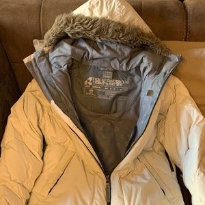 Woman’s snowboarding/ski coat